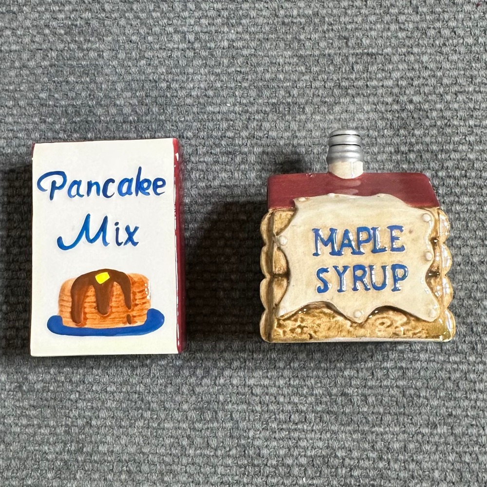 Vandor 1997 Vintage Pancake Mix and Maple Syrup Salt & Pepper Shaker Set Ceramic